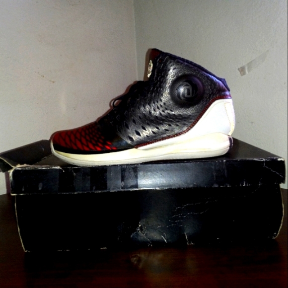 Derrick Rose Chicago Blacklight Scarlet Size 12 - Picture 5 of 10